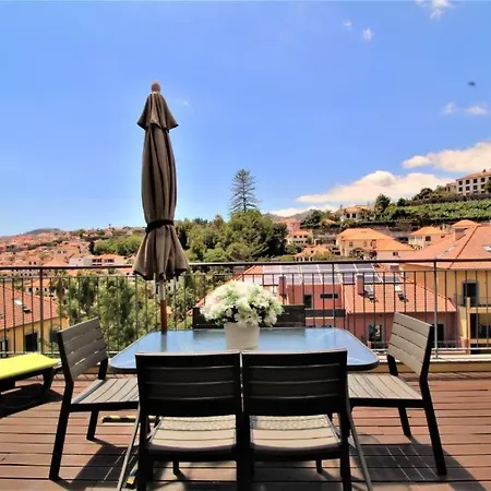 Living Funchal Center *